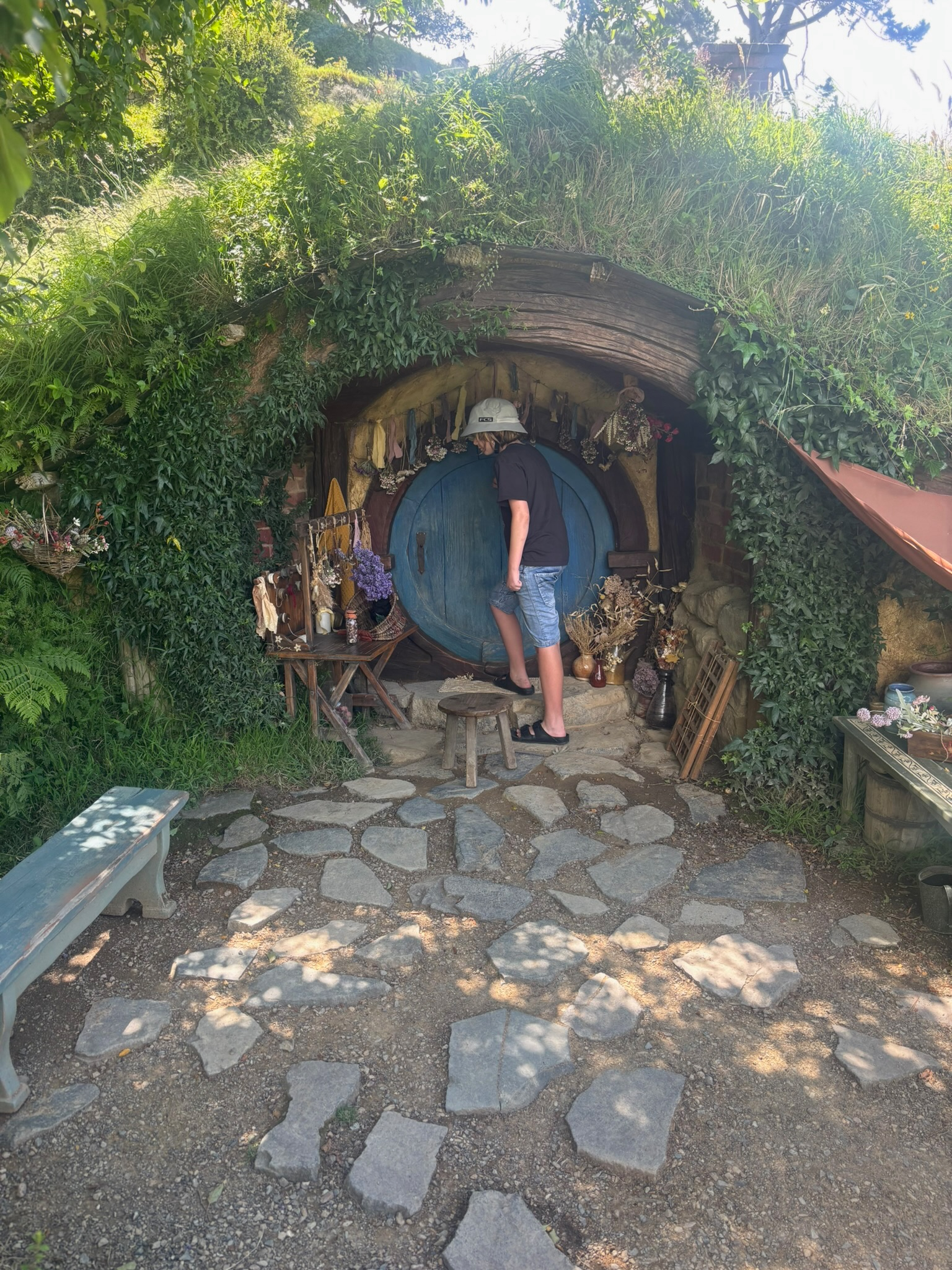 Hobbit hole market